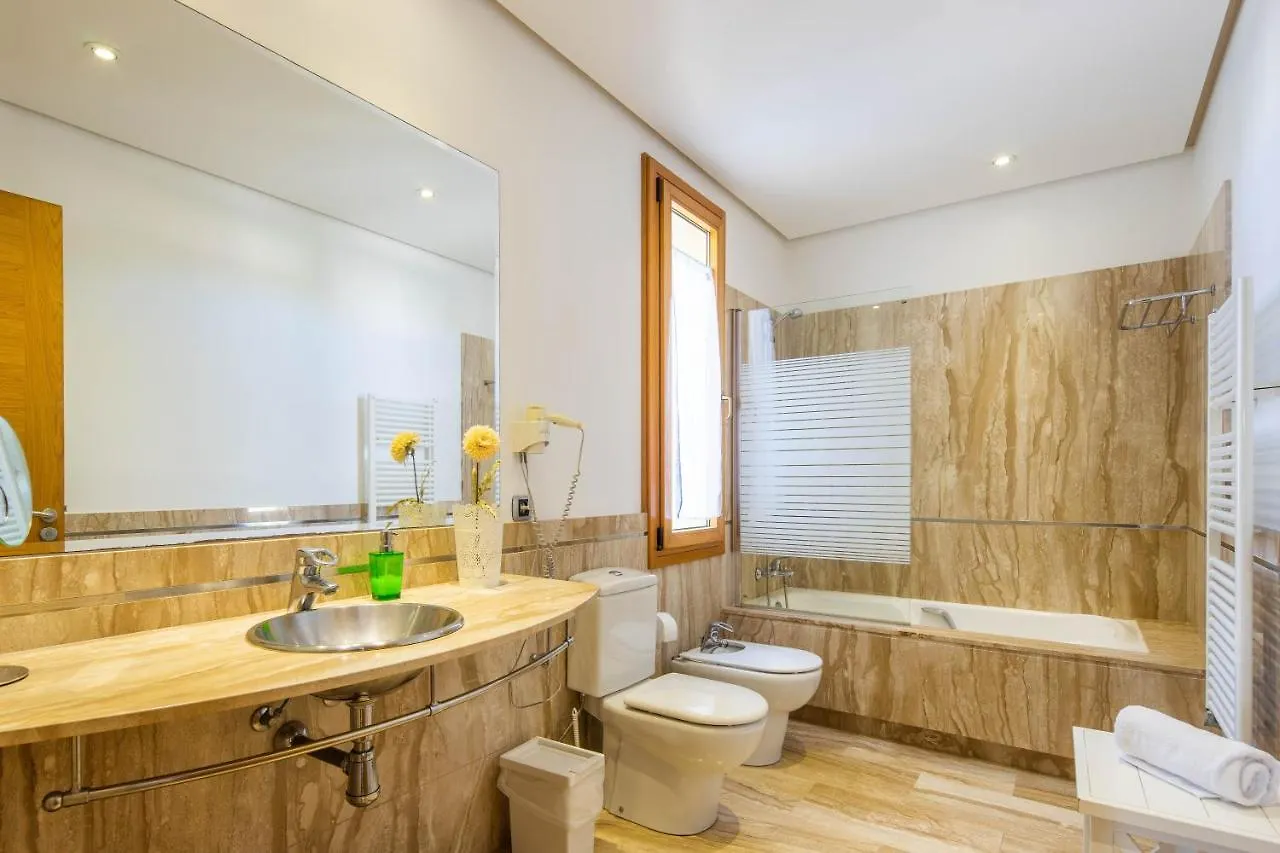 Villa Can Monxo By Sunvillas Mallorca Pollenca Spain